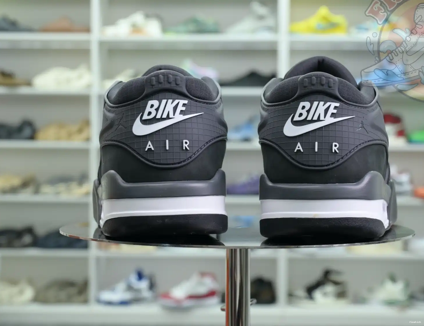Nigel Air SP Jordan 4 RM Sylvester “Anthracite” x Jordan 0526